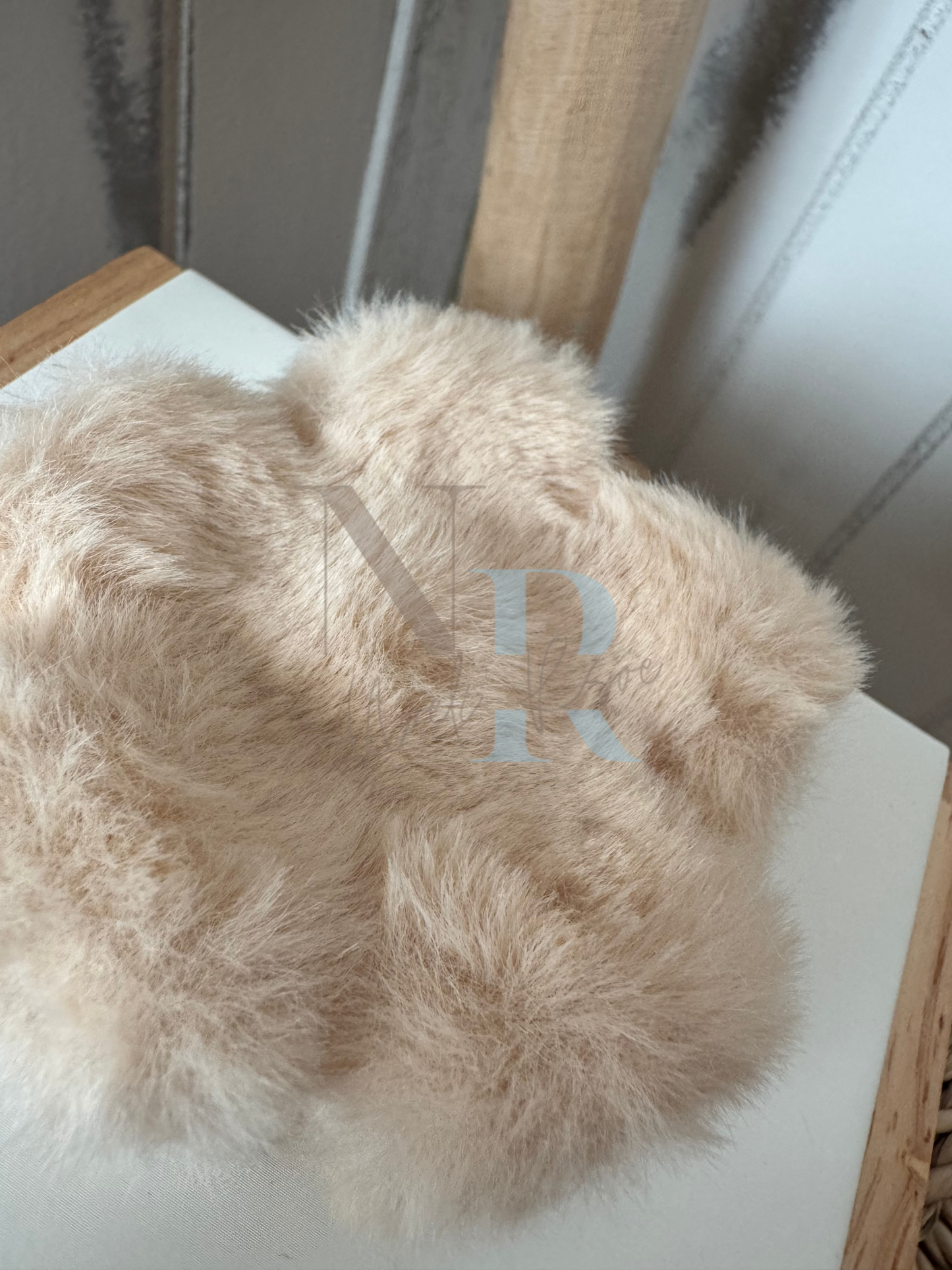 Pinza Pelo - Piel Sintética